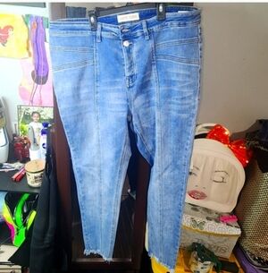 Nwot Haute curve skinny jeans 20
